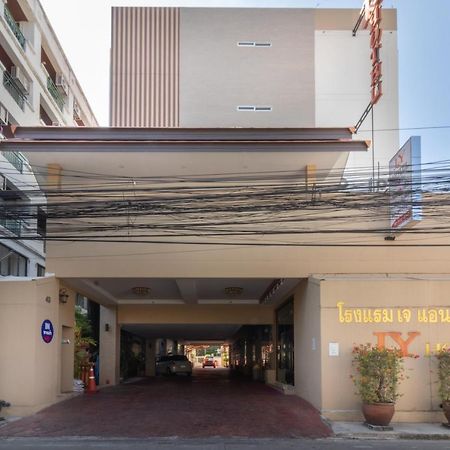 J&Y Hotel Latphrao 35 Bangkok Exterior foto