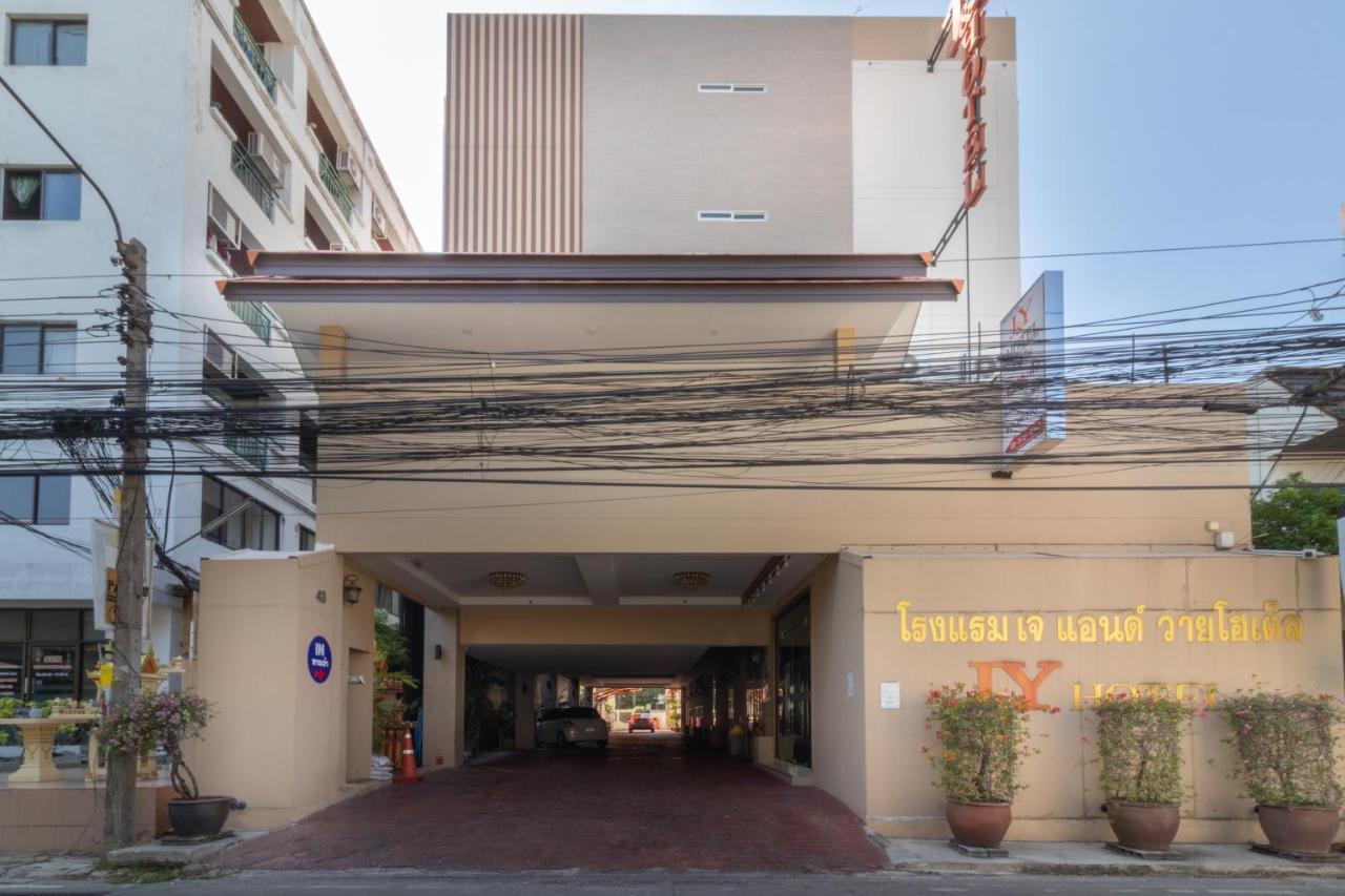 J&Y Hotel Latphrao 35 Bangkok Exterior foto
